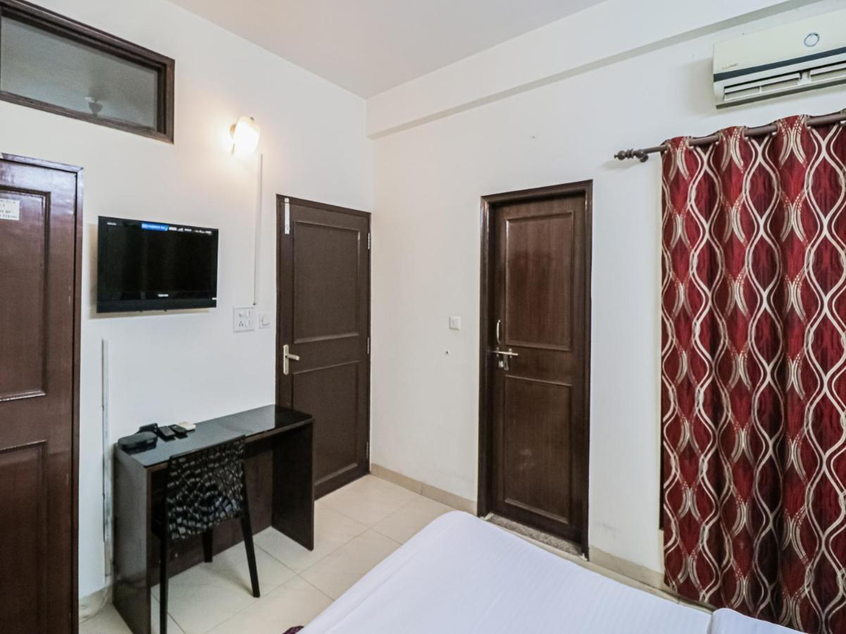 Capital O 9423 Devine Hotel 3*