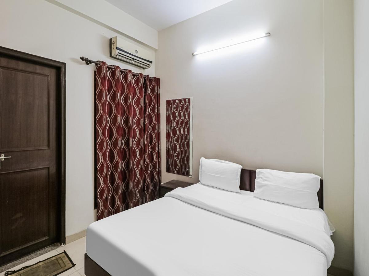 Capital O 9423 Devine Hotel 3*