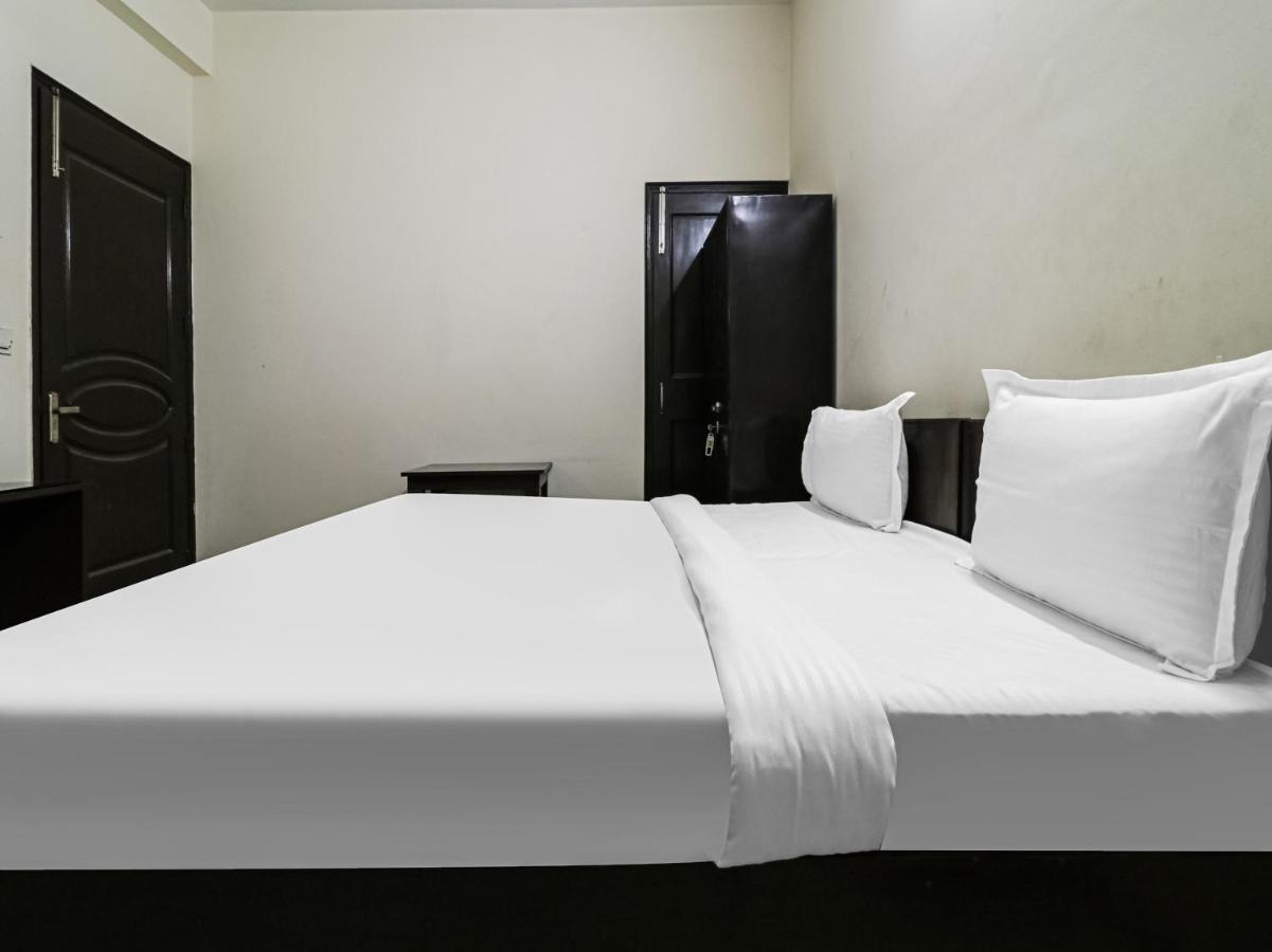 Capital O 9423 Devine Gurgaon