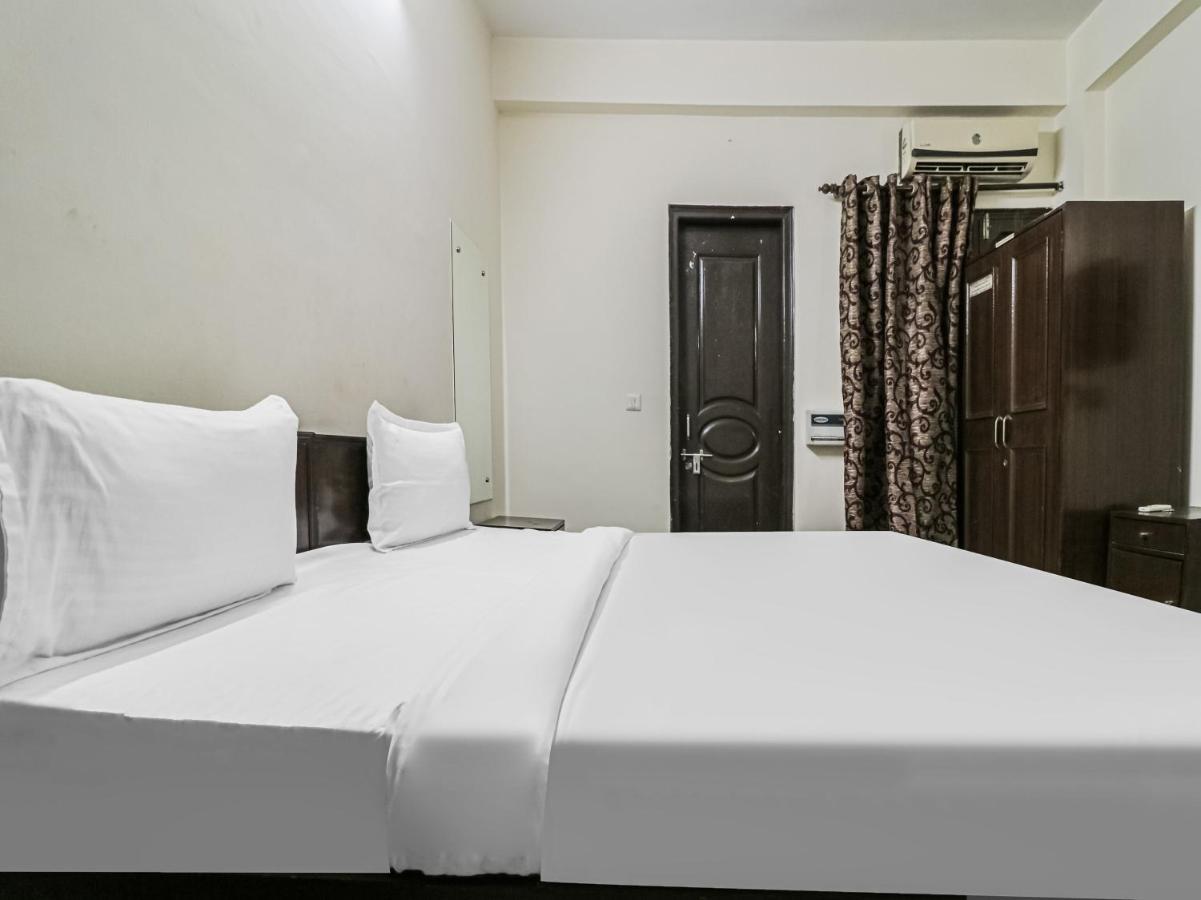 Capital O 9423 Devine Hotel Gurgaon