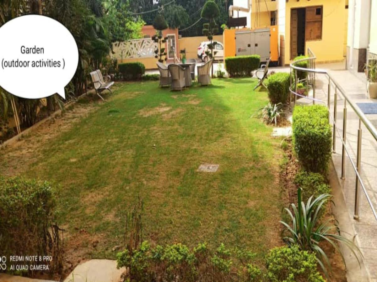 Hotel Oyo 74401 Aster Garden Suites Gurgaon