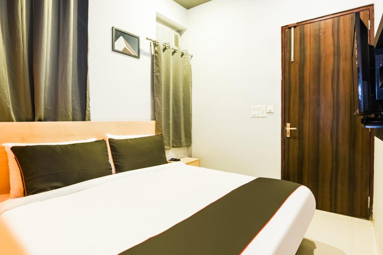 Collection O 41988 Ashok Lane 3* Gurgaon