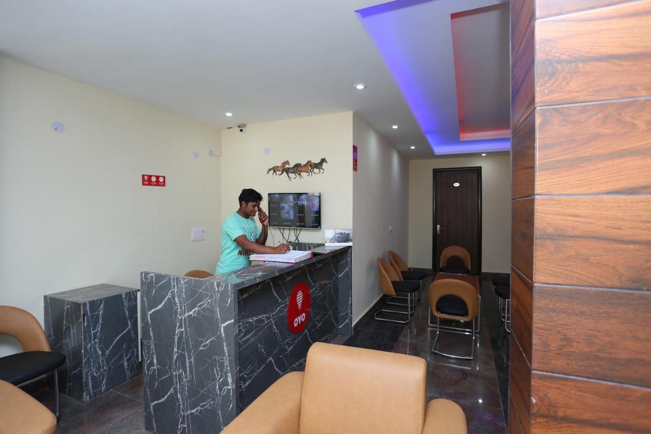 Oyo Flagship 12081 Palm Garden Gurgaon