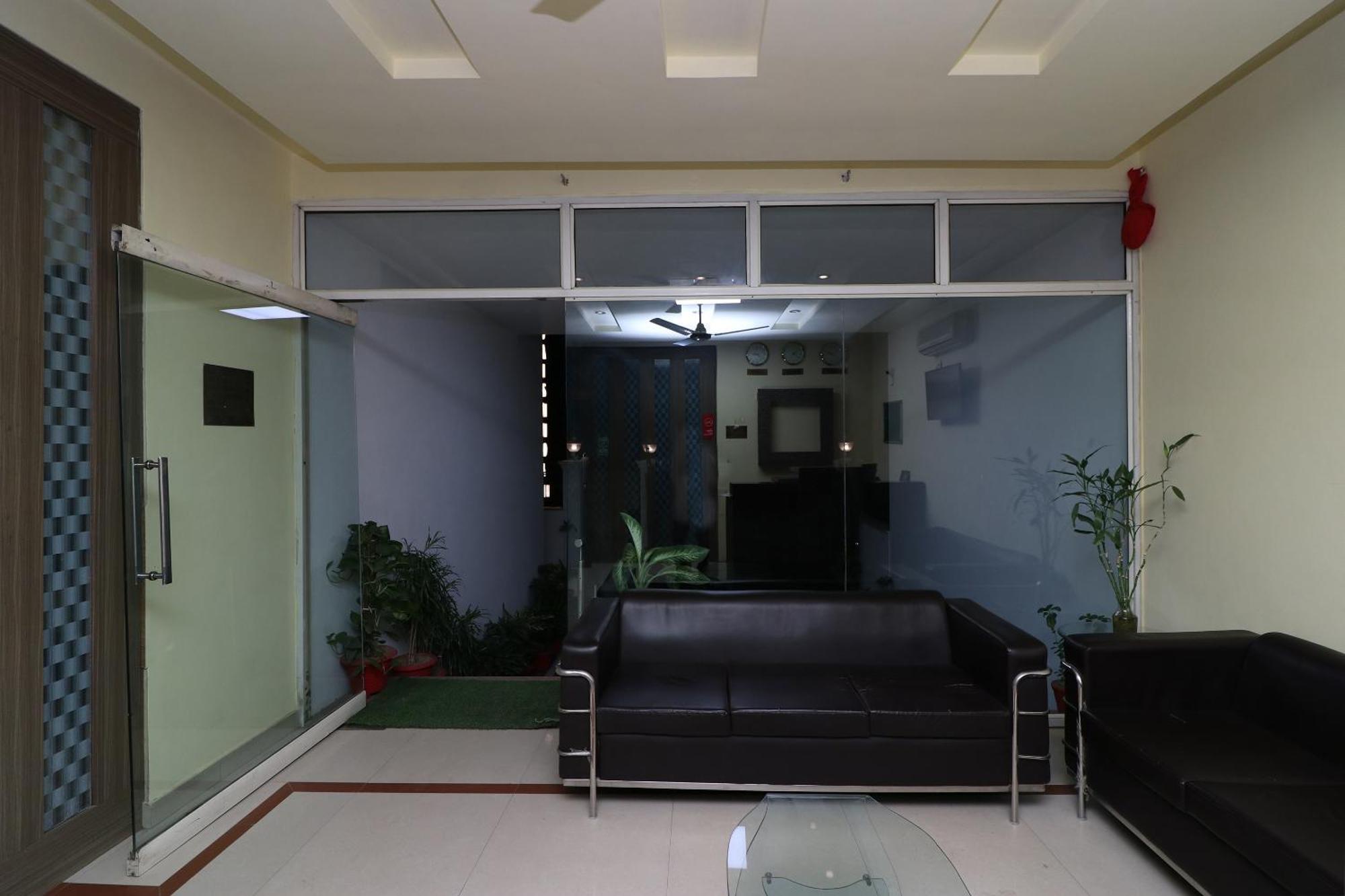 Hotel Oyo 389 Applee Gurgaon
