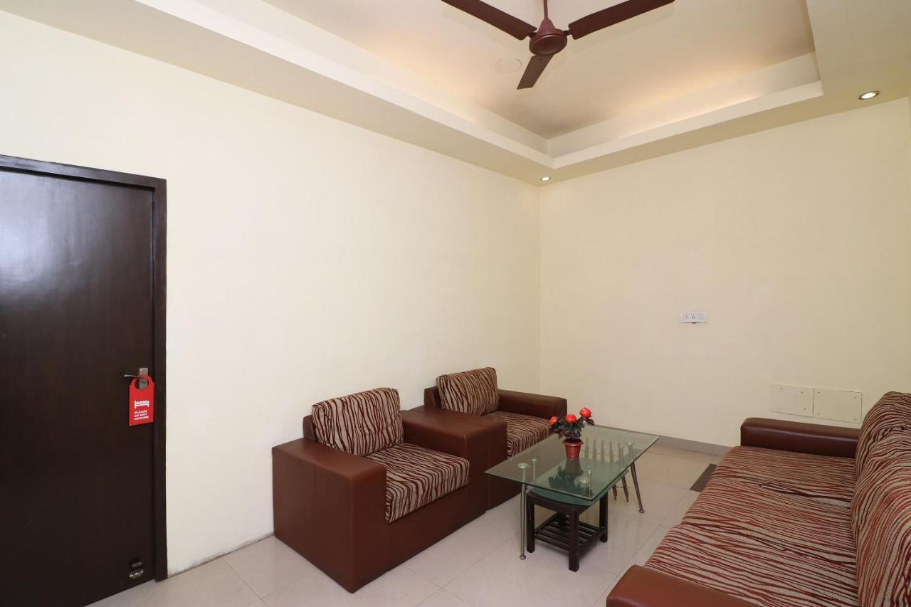 Hotel Oyo 389 Applee Gurgaon