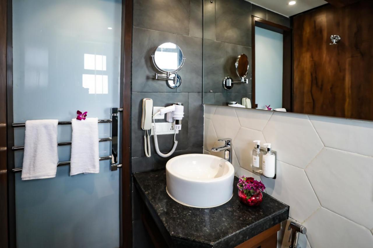 Regenta Gurugram, Sohna Road, Sector 49 Hotel