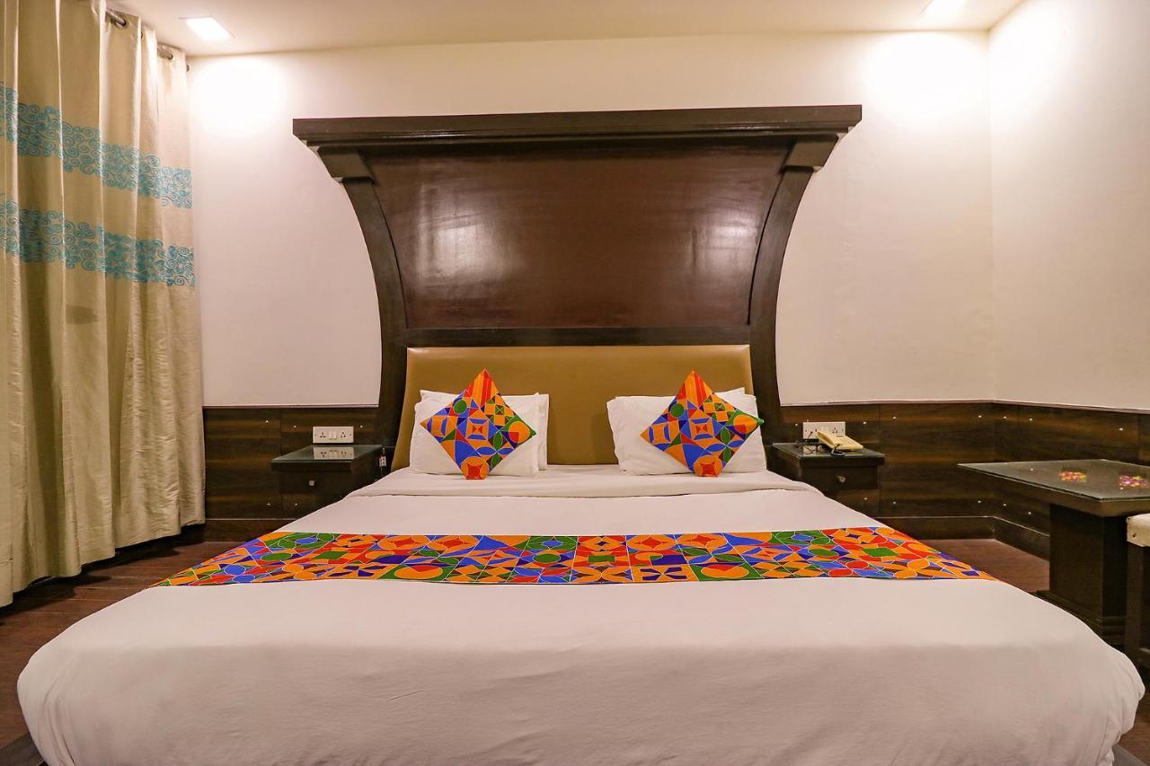 Fabhotel Palm Court Hotel