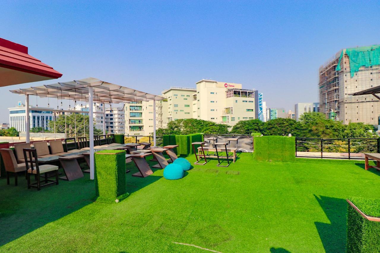 Fabhotel Palm Court