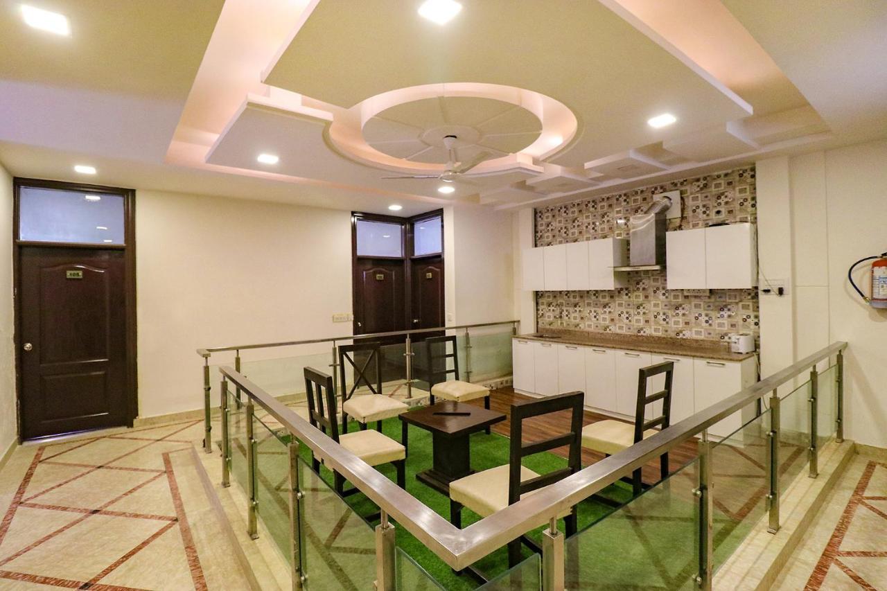 Fabhotel Palm Court Hotel