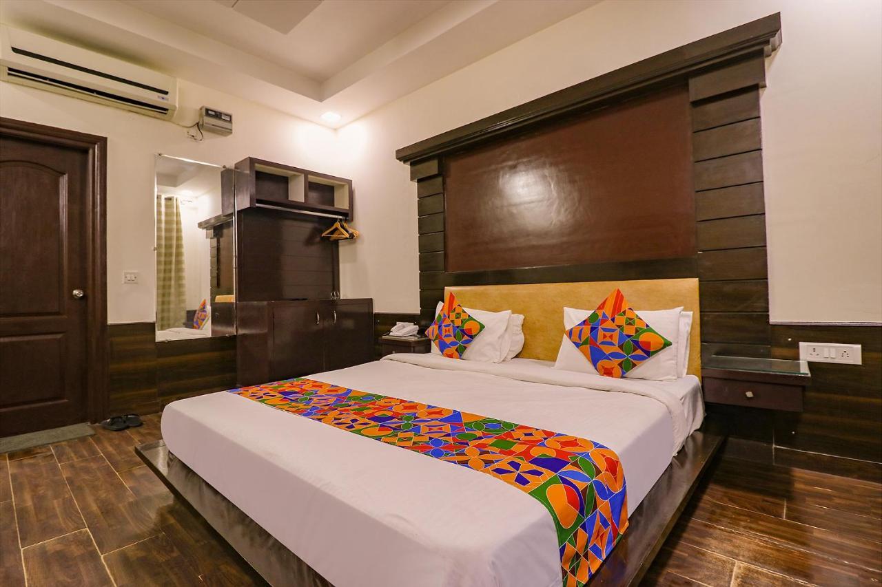 Fabhotel Palm Court Hotel Gurgaon