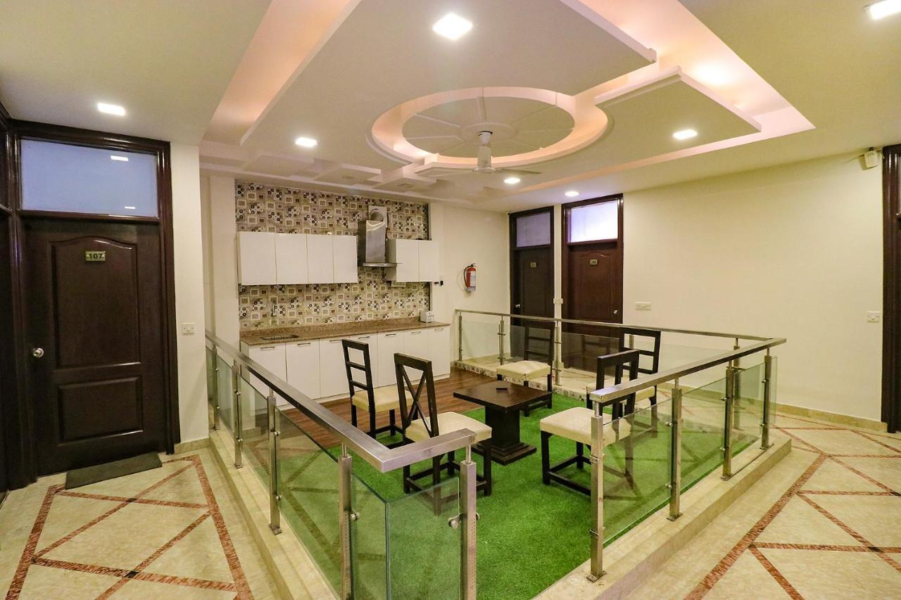 Fabhotel Palm Court 3*