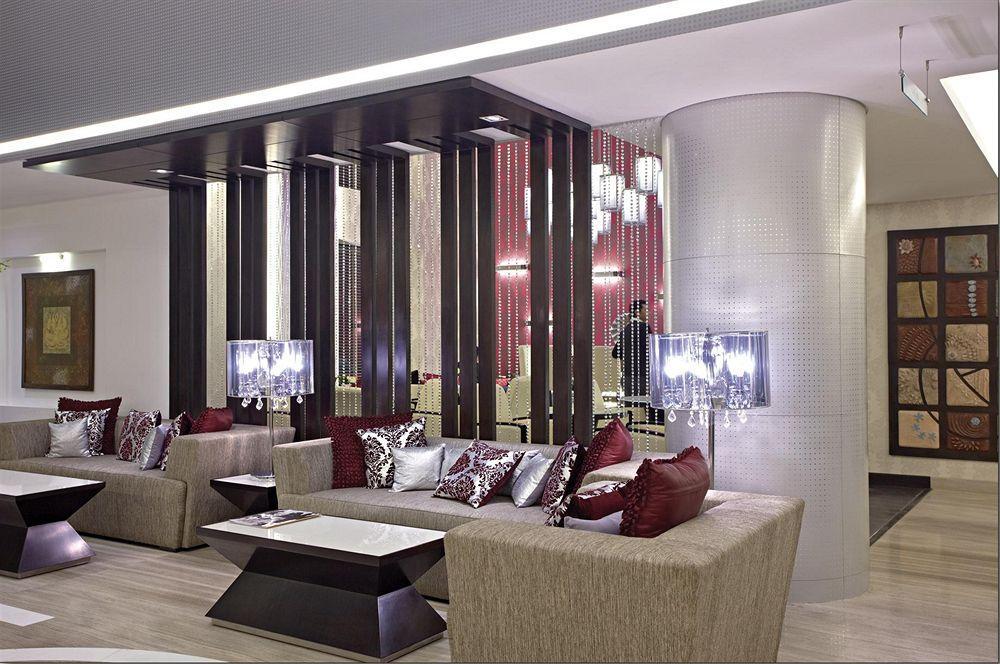 Country & By Radisson, Gurugram Sector 12 Hotel