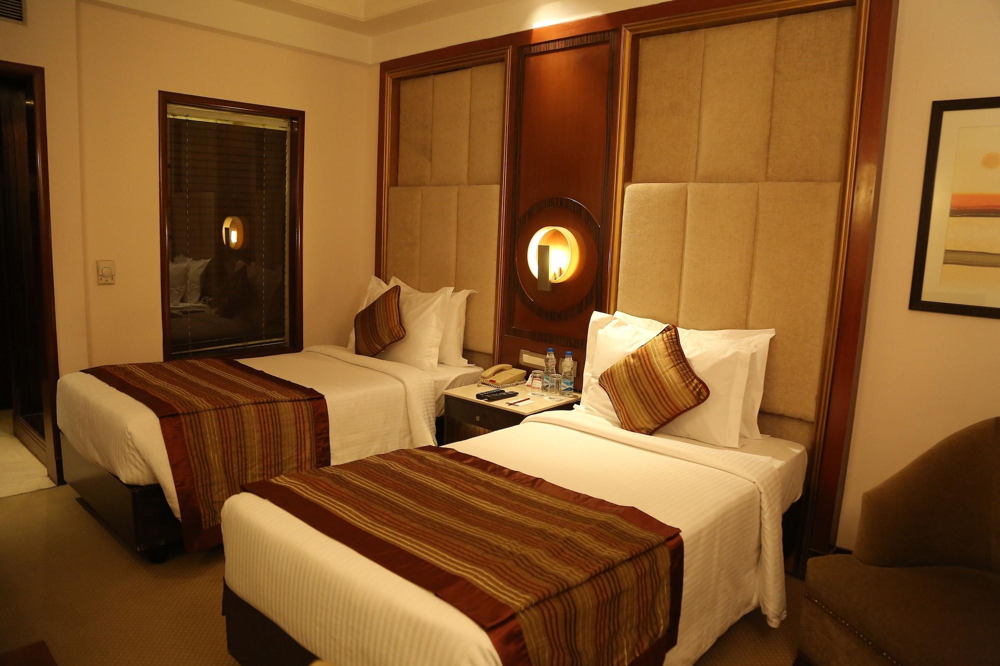 The Acura, Bmk Hotel 4*
