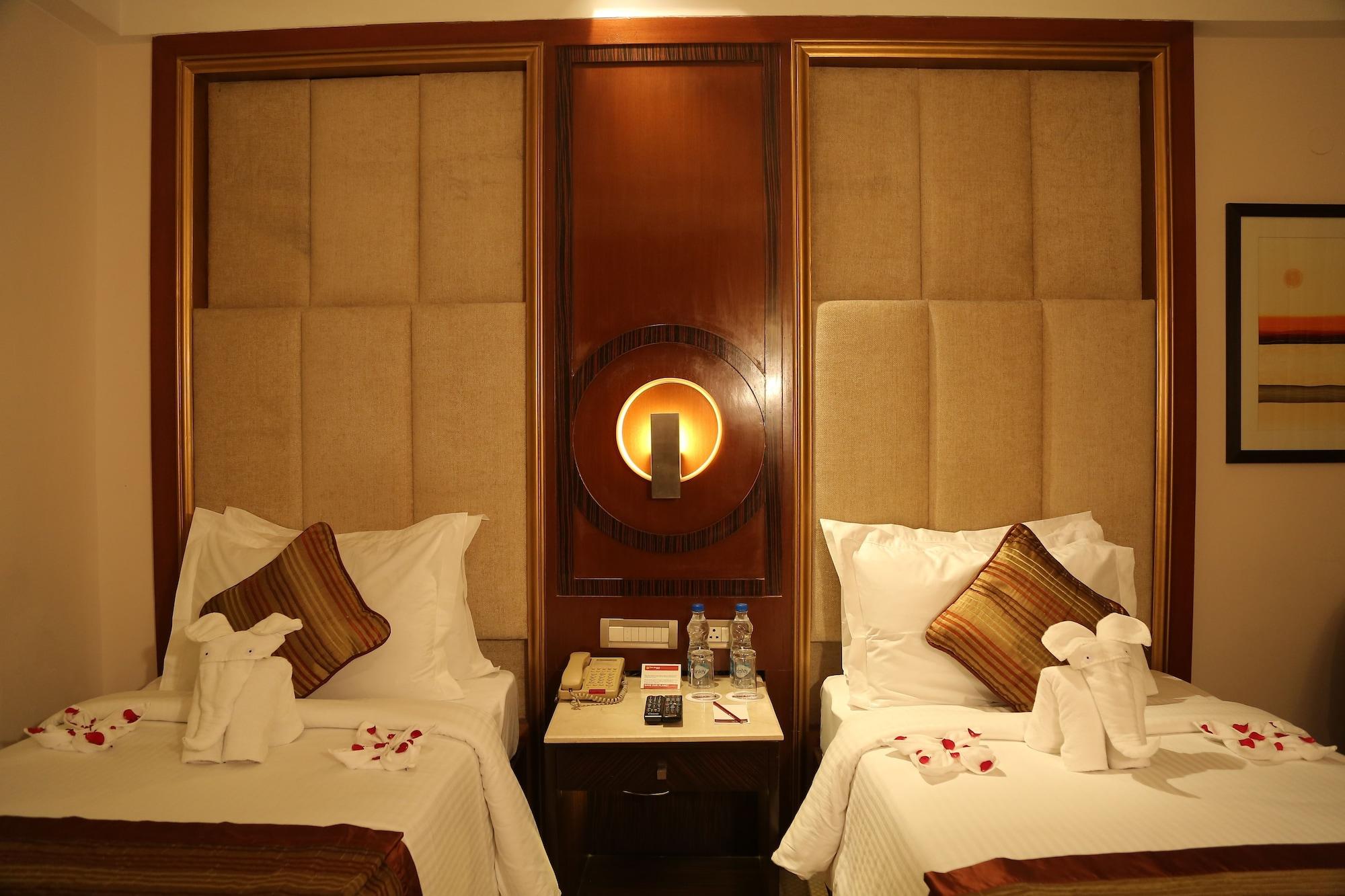 The Acura, Bmk Hotel