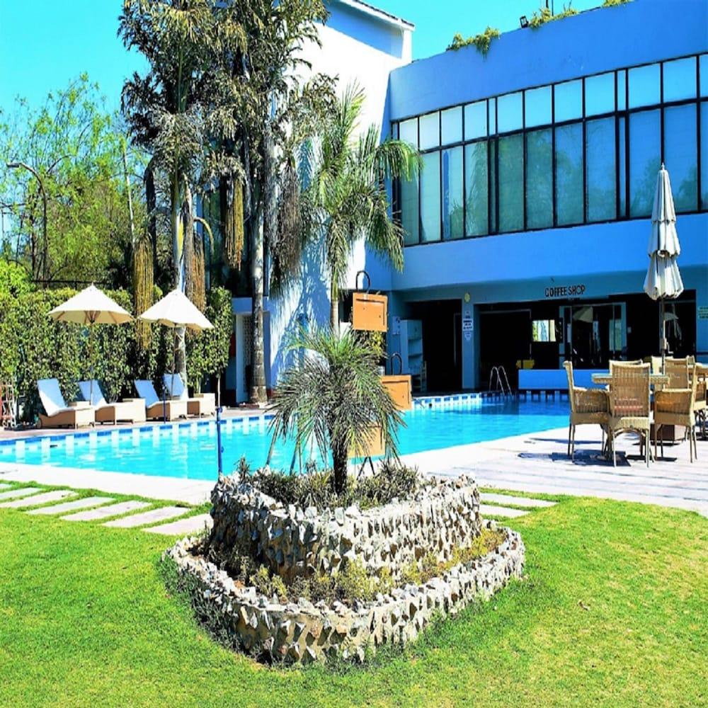 Western Country Club 4* Gurgaon