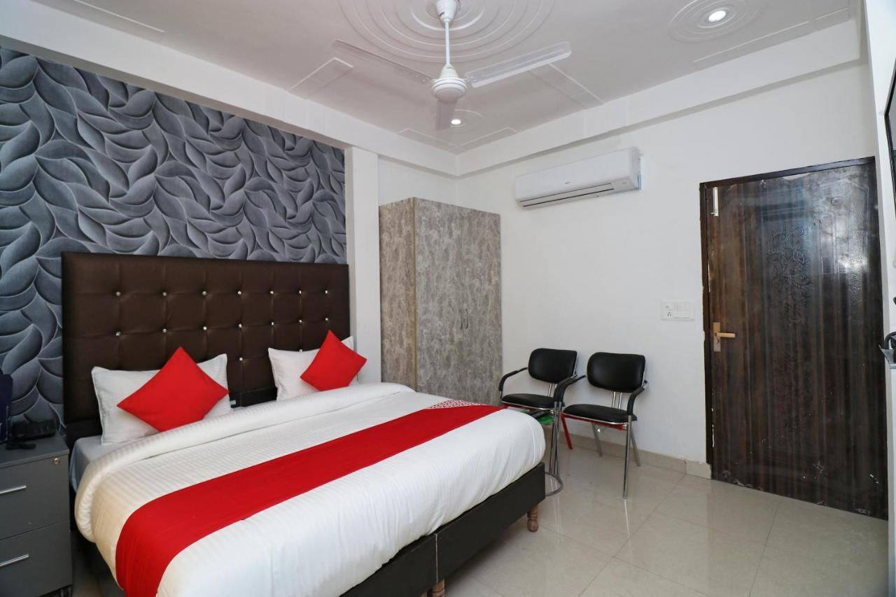 Oyo 26119 Star Gurgaon