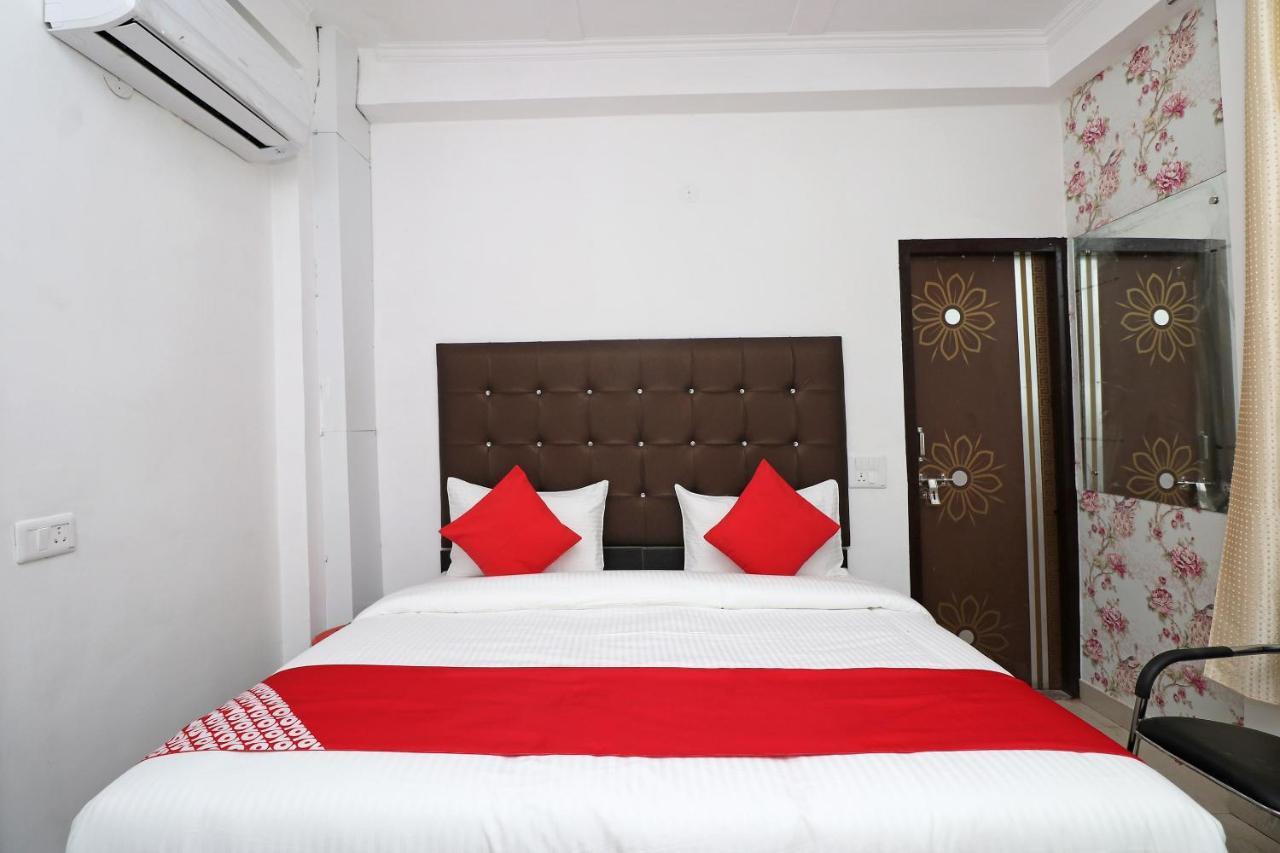 Hotel Oyo 26119 Star Gurgaon