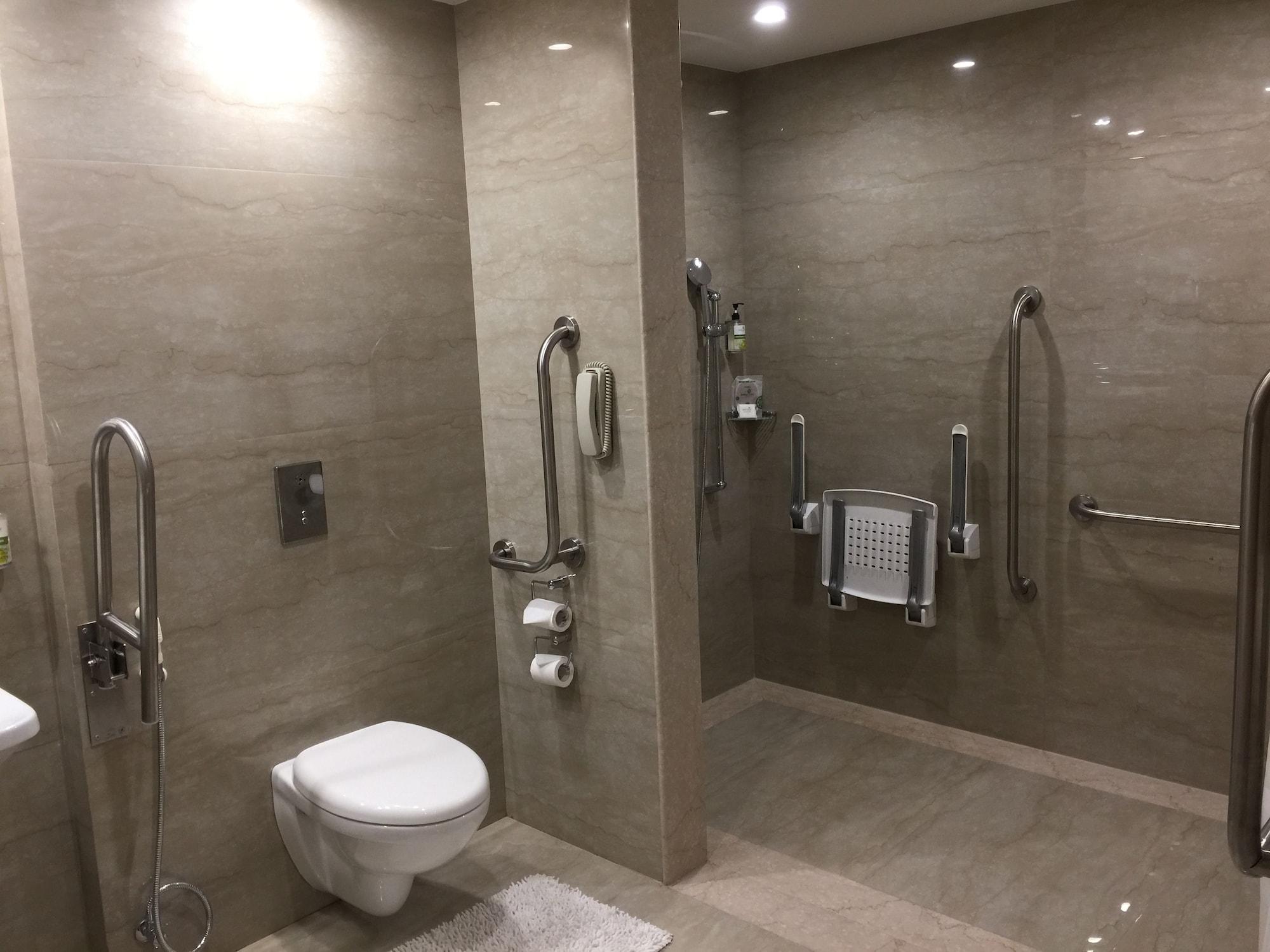 Lemon Tree Hotel, Sector 60, Gurugram 4*