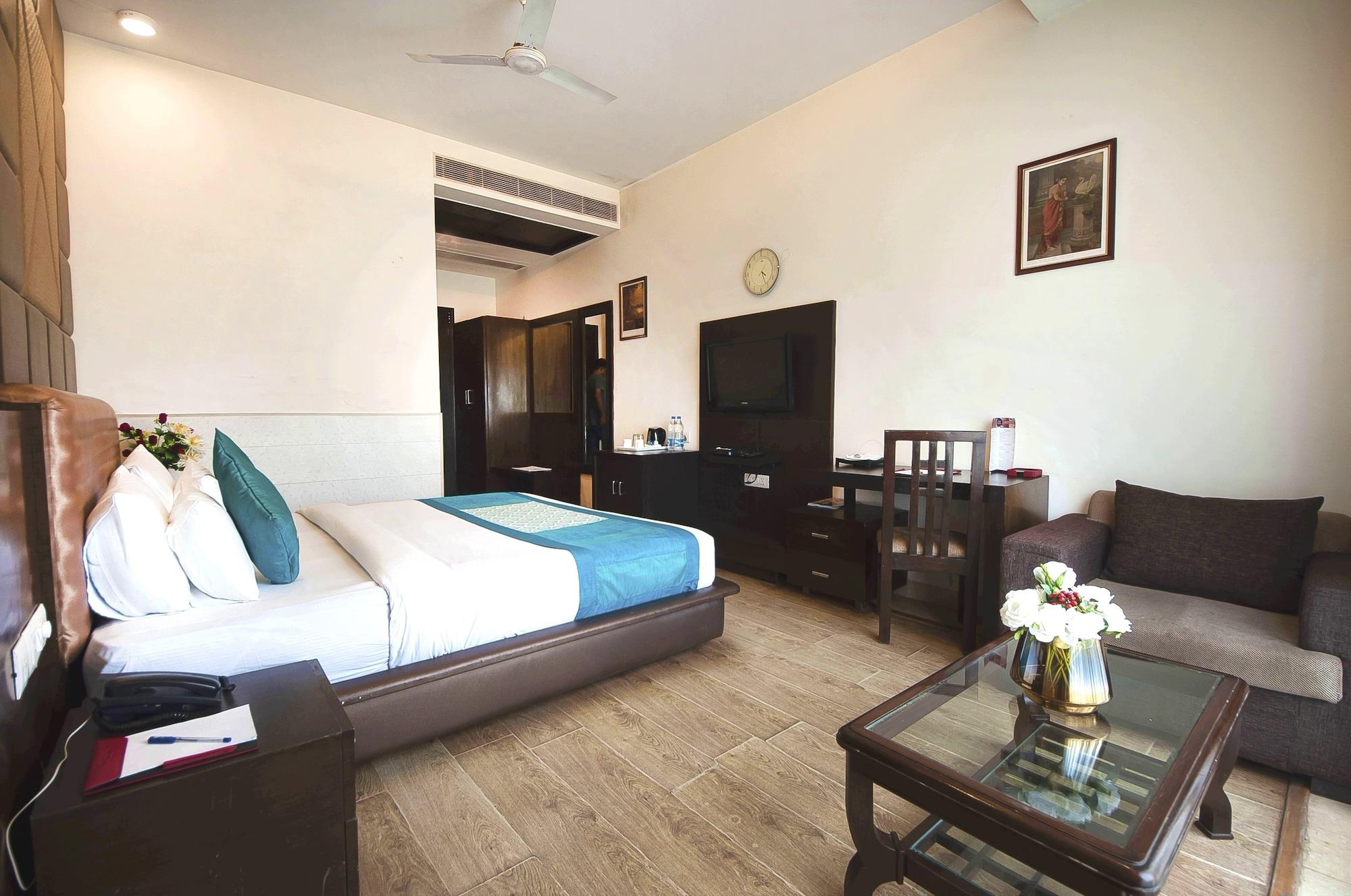 Golf View Suites-golf Course Road