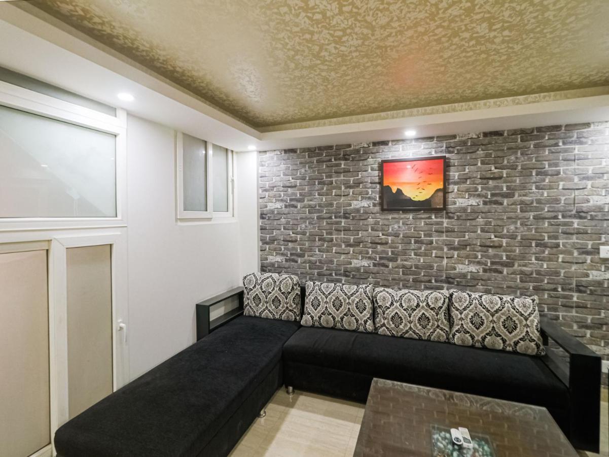 Hotel Oyo 86536 Srs Tower Gurgaon