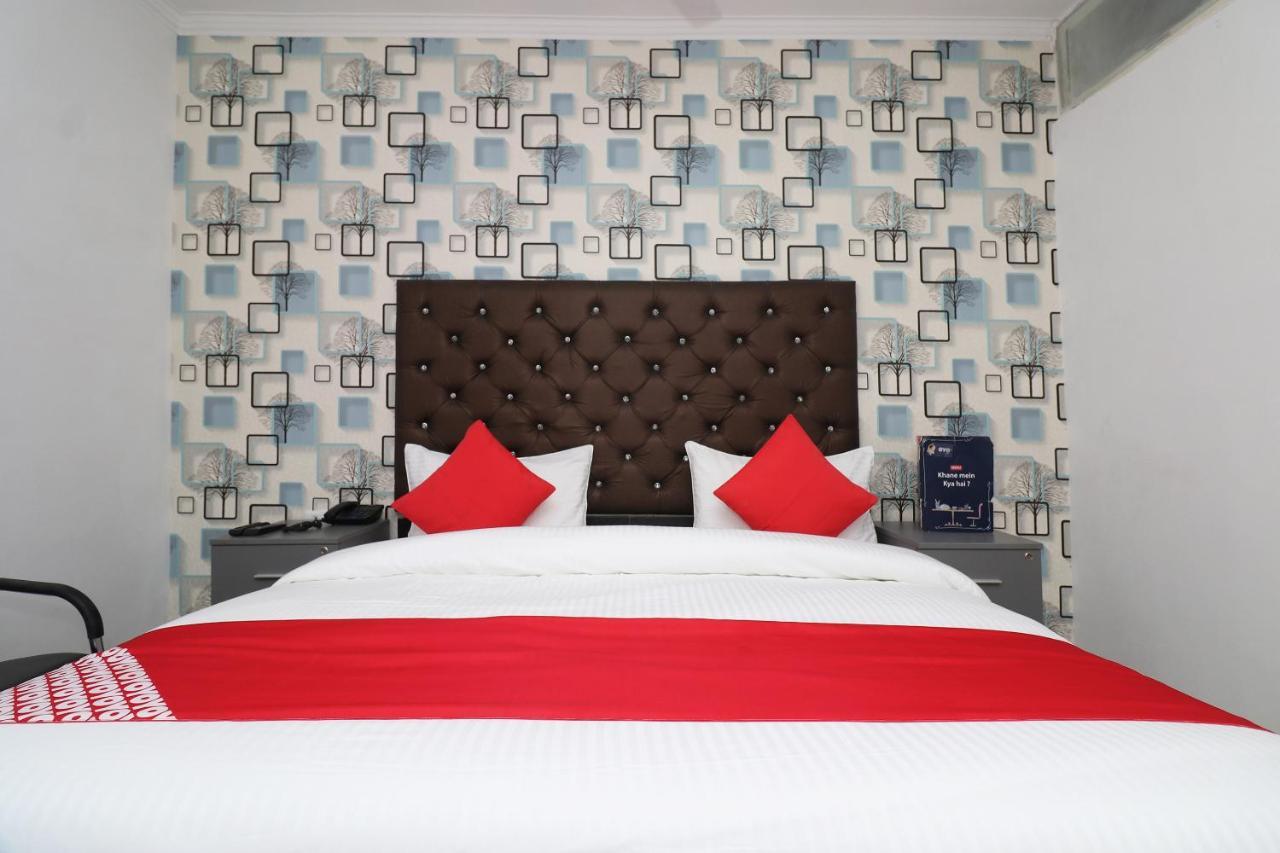 Hotel Oyo 26119 Star Gurgaon