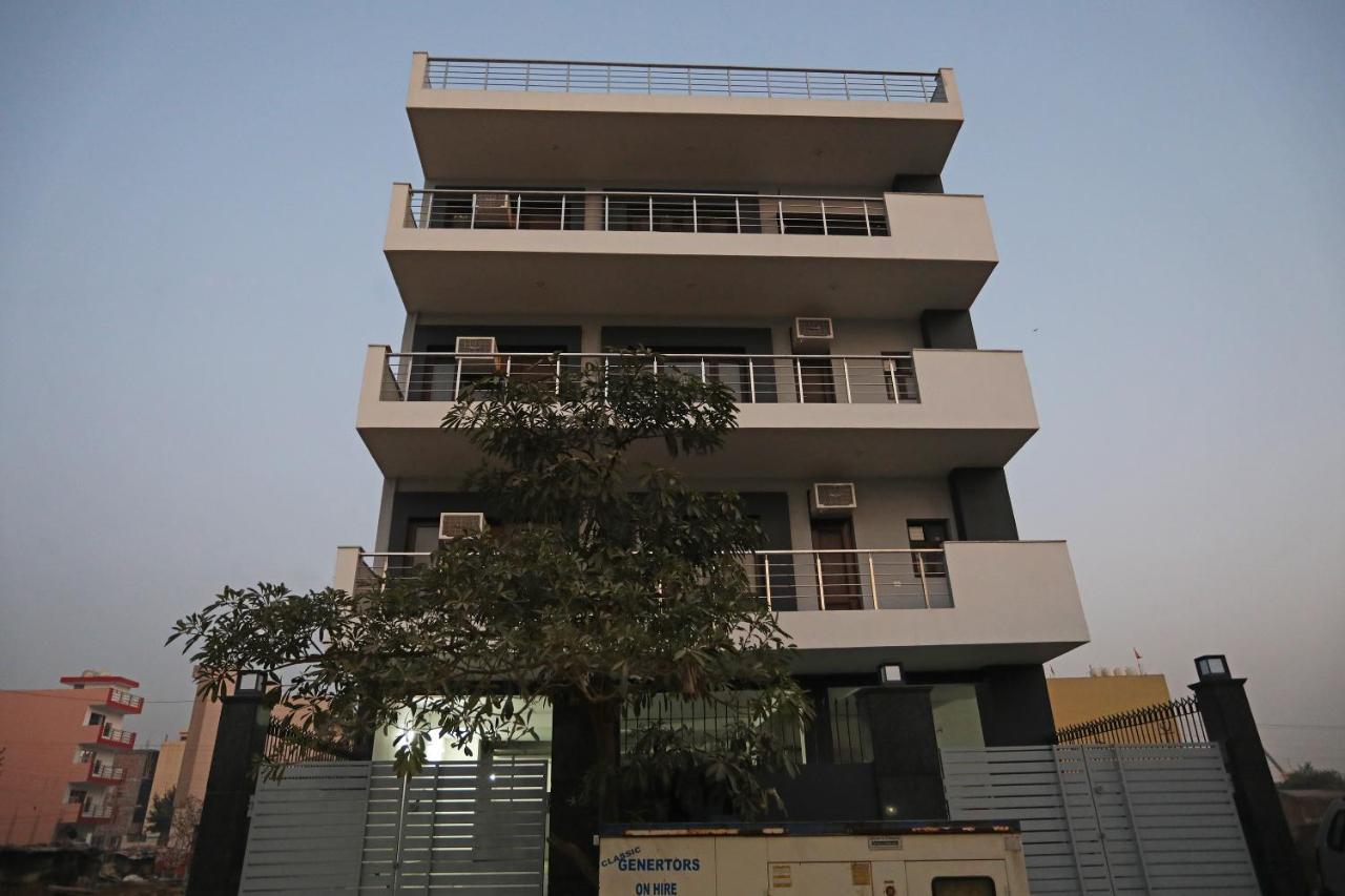 Oyo 11383 Go 3* Gurgaon