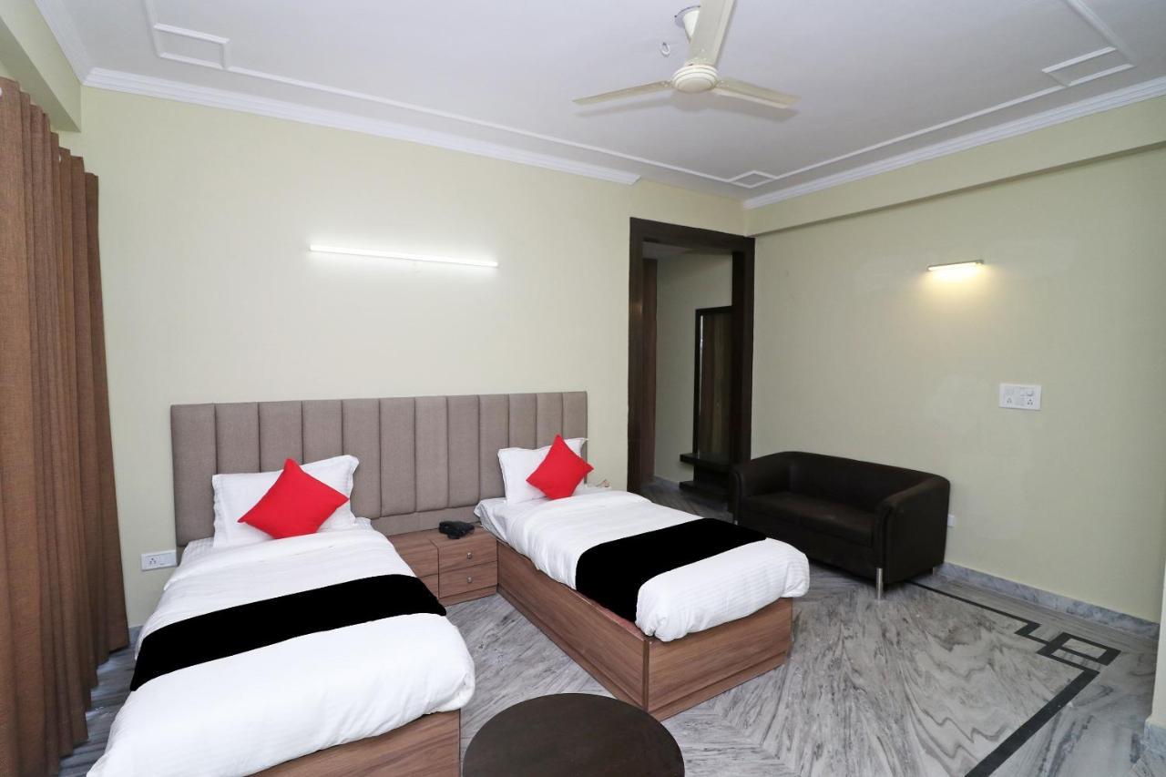 Hotel Capital O Esscon House Near Payal Cinema 3*