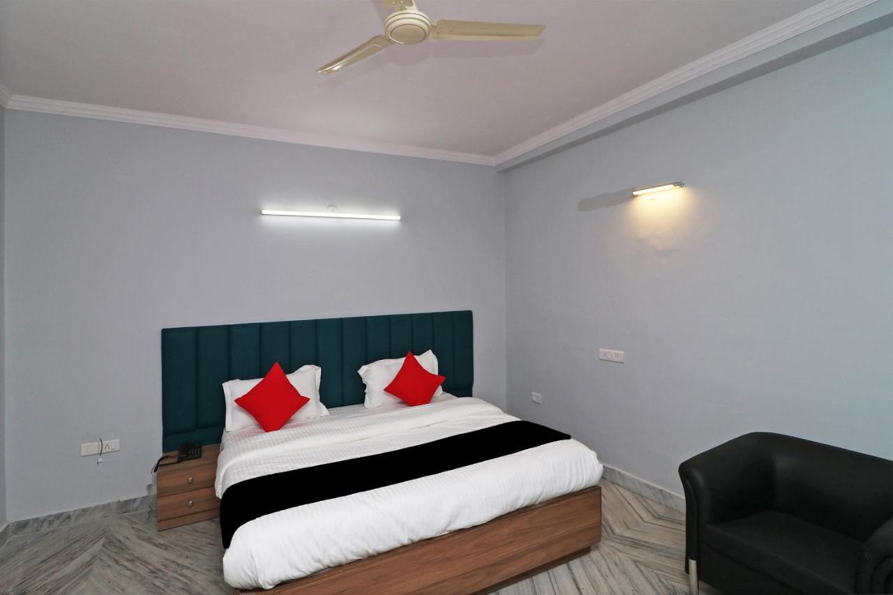Capital O Esscon House Near Payal Cinema