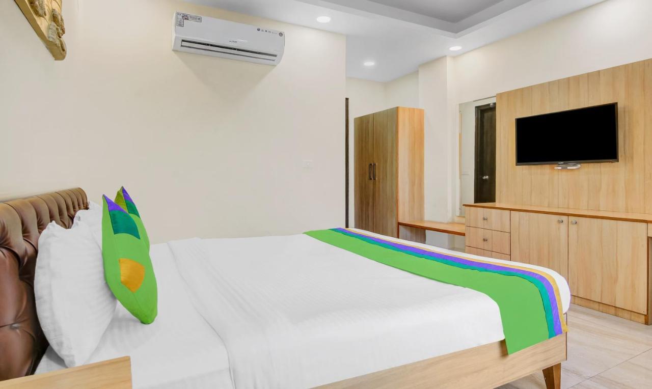 Hotel Treebo Sai Village Gold Souk - Sec 43 3*