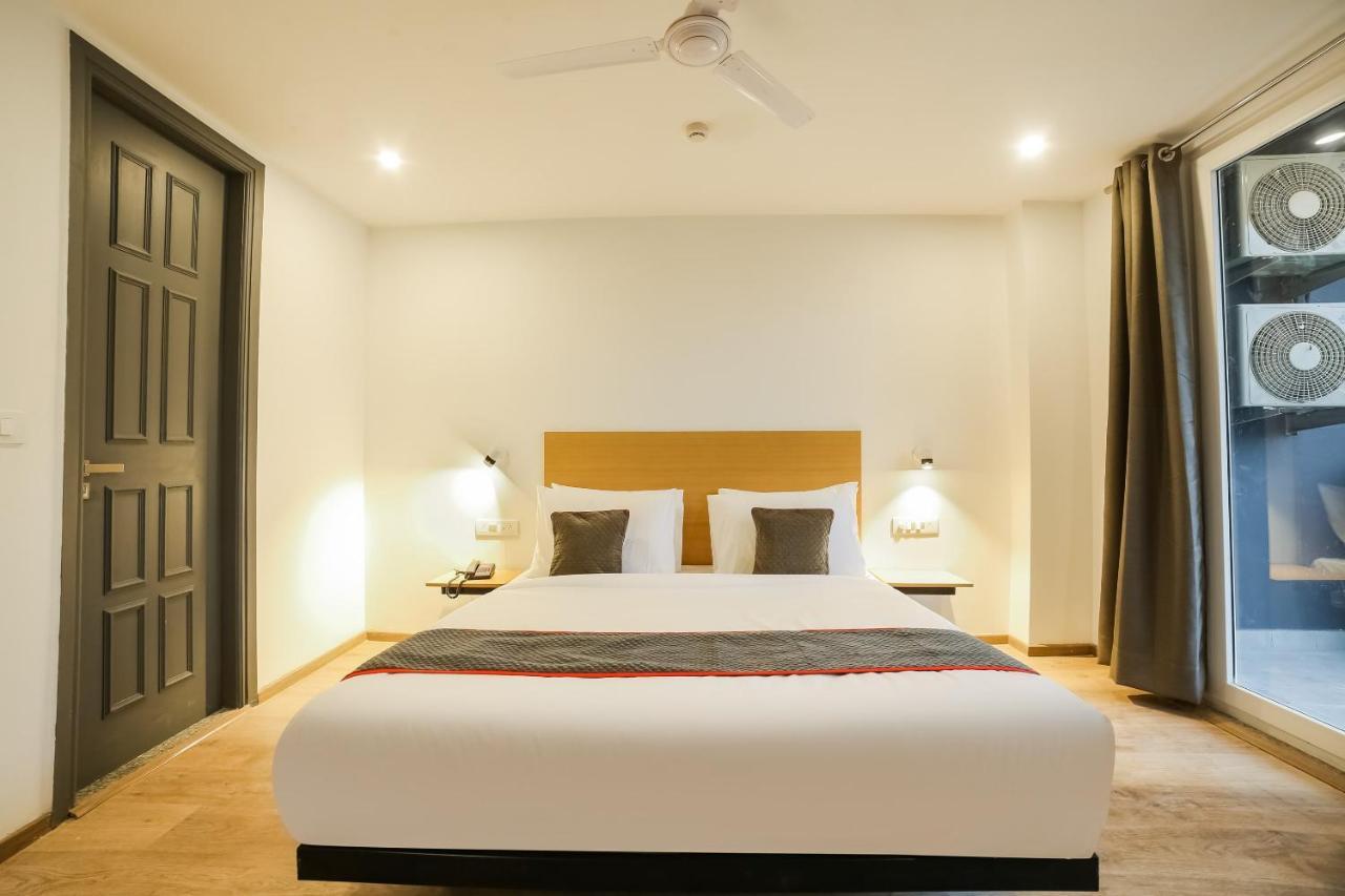Super Townhouse Near Appu Ghar Hotel