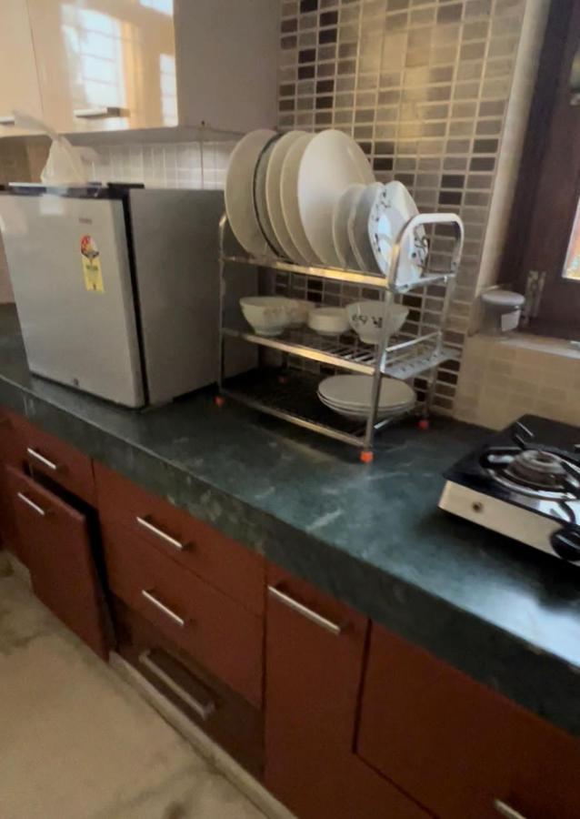 Entire Floor 2bhk With Full Kitchen Near Medanta Hospital Gurgaon