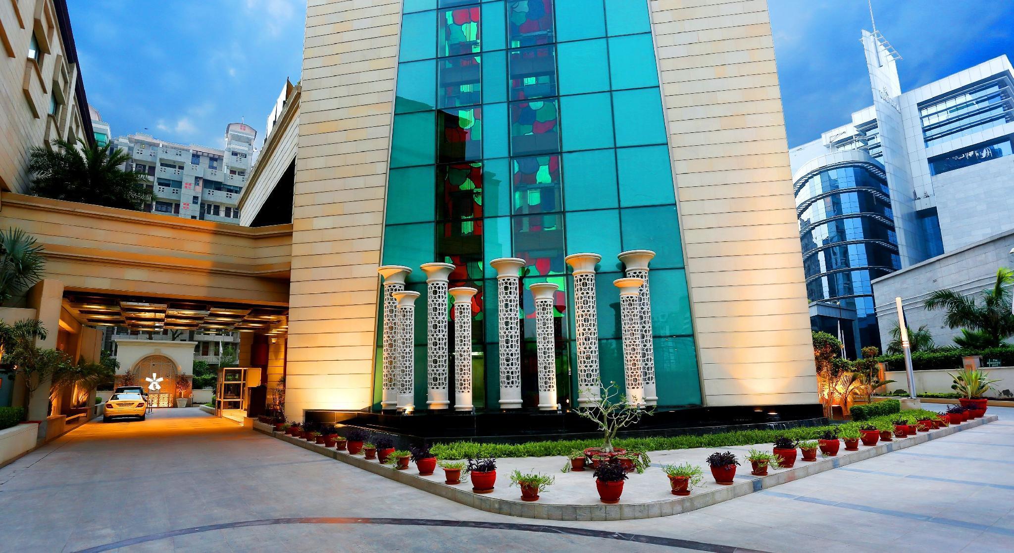 Radisson Gurugram Sohna Road Center 5*