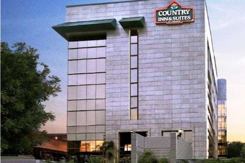 Hotel Country & By Radisson, Gurugram Sector 12
