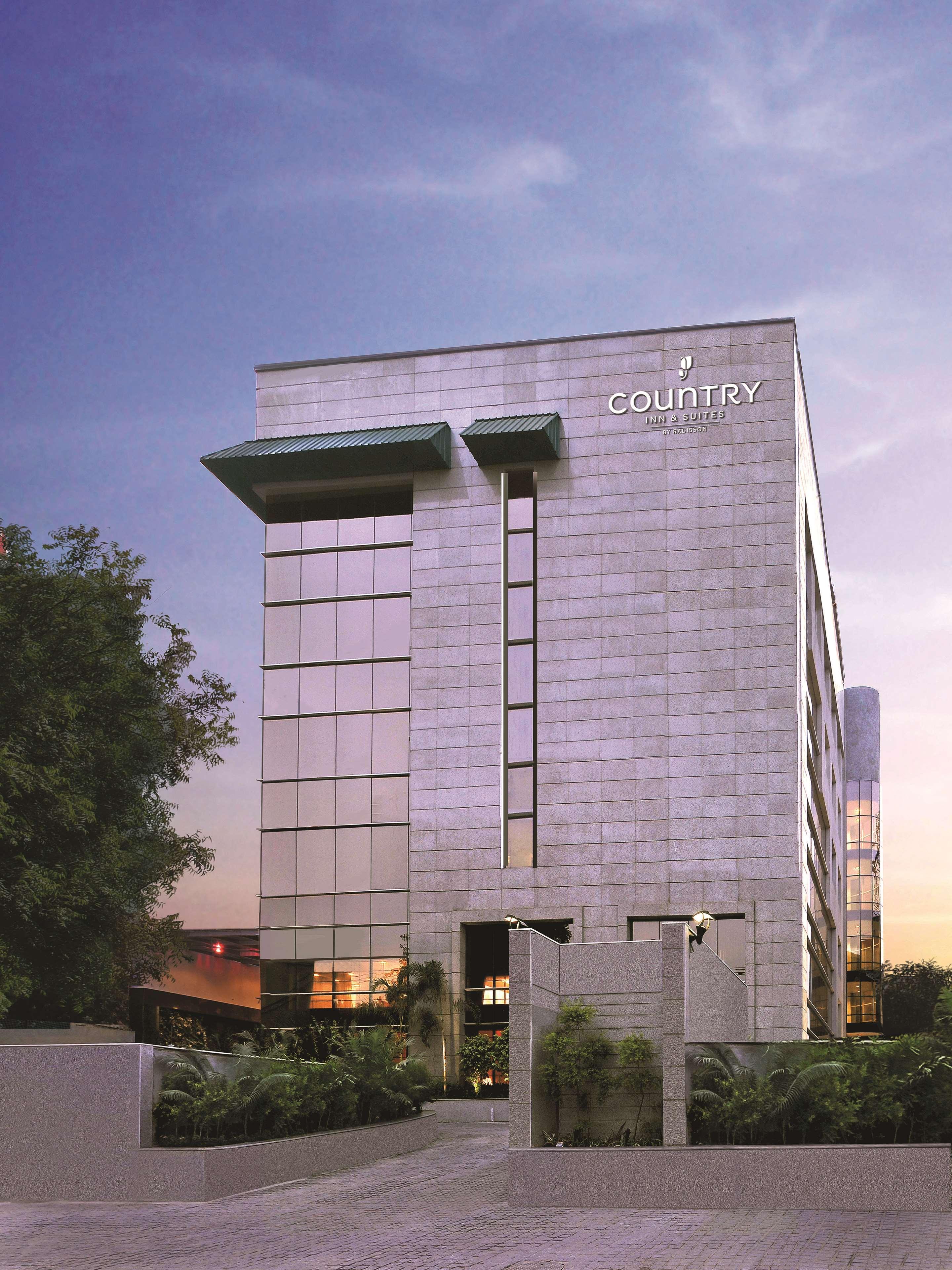Country & By Radisson, Gurugram Sector 12