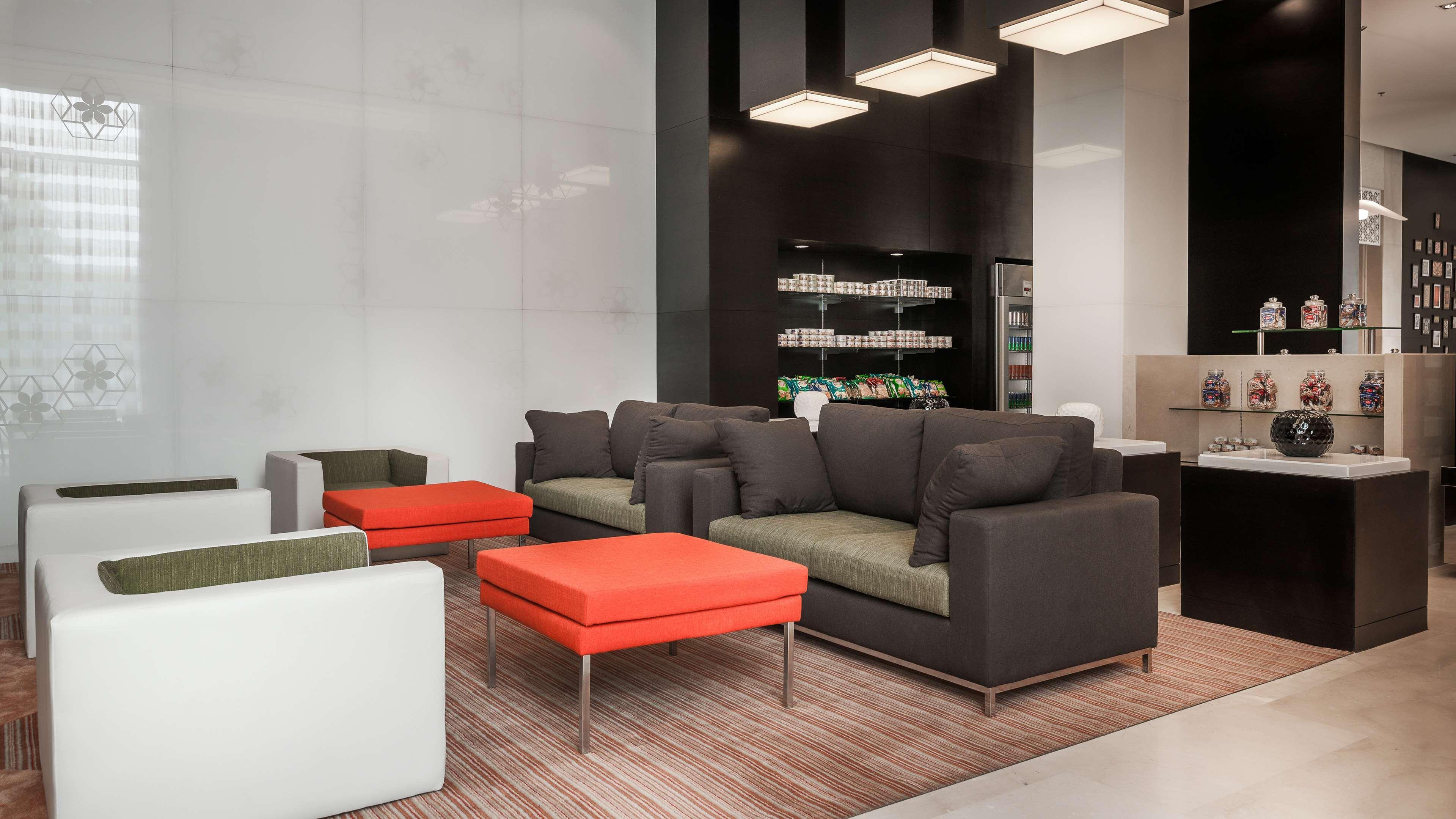 Hyatt Place Udyog Vihar Hotel 5*