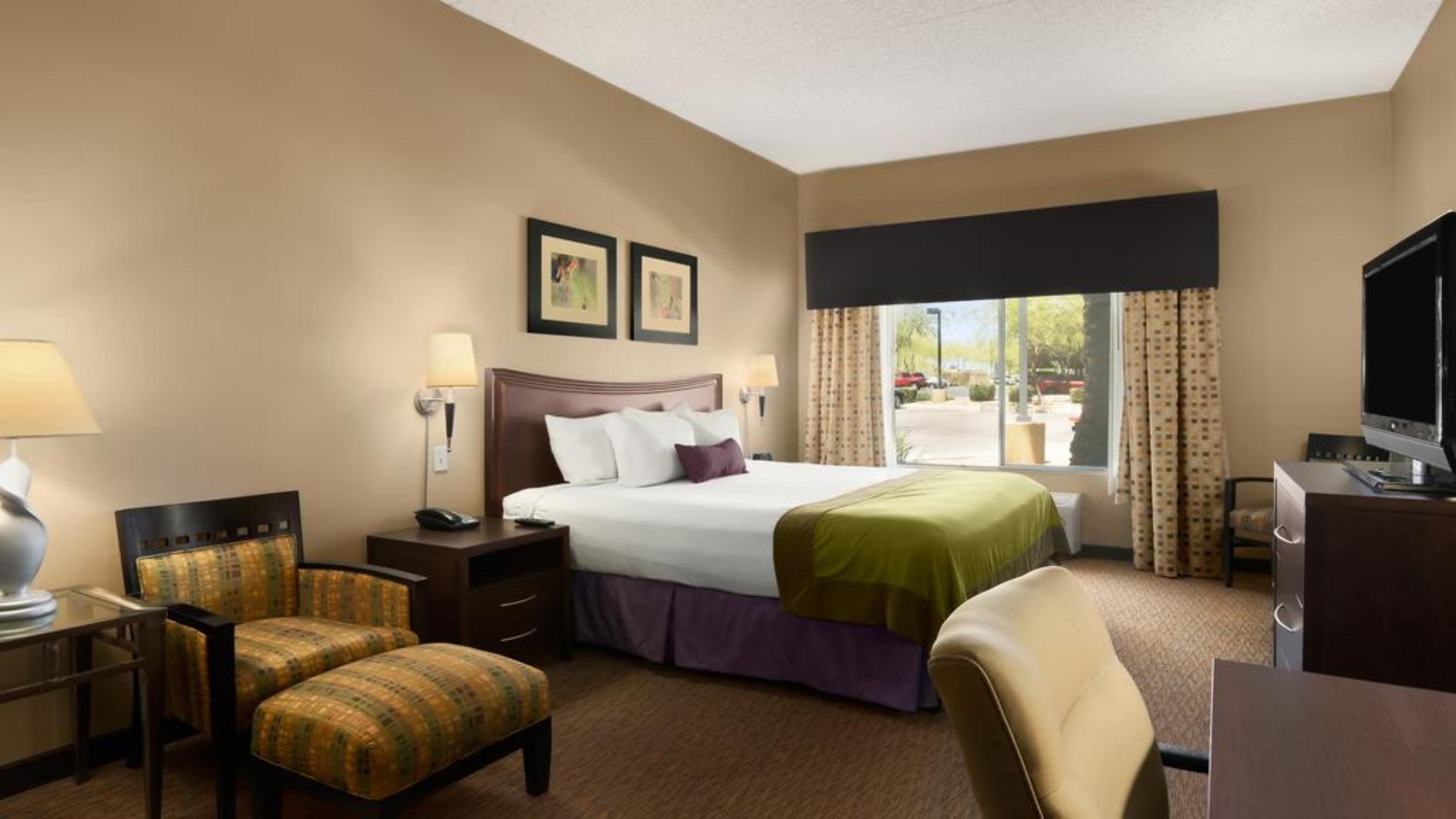 Golf View Suites-golf Course Road