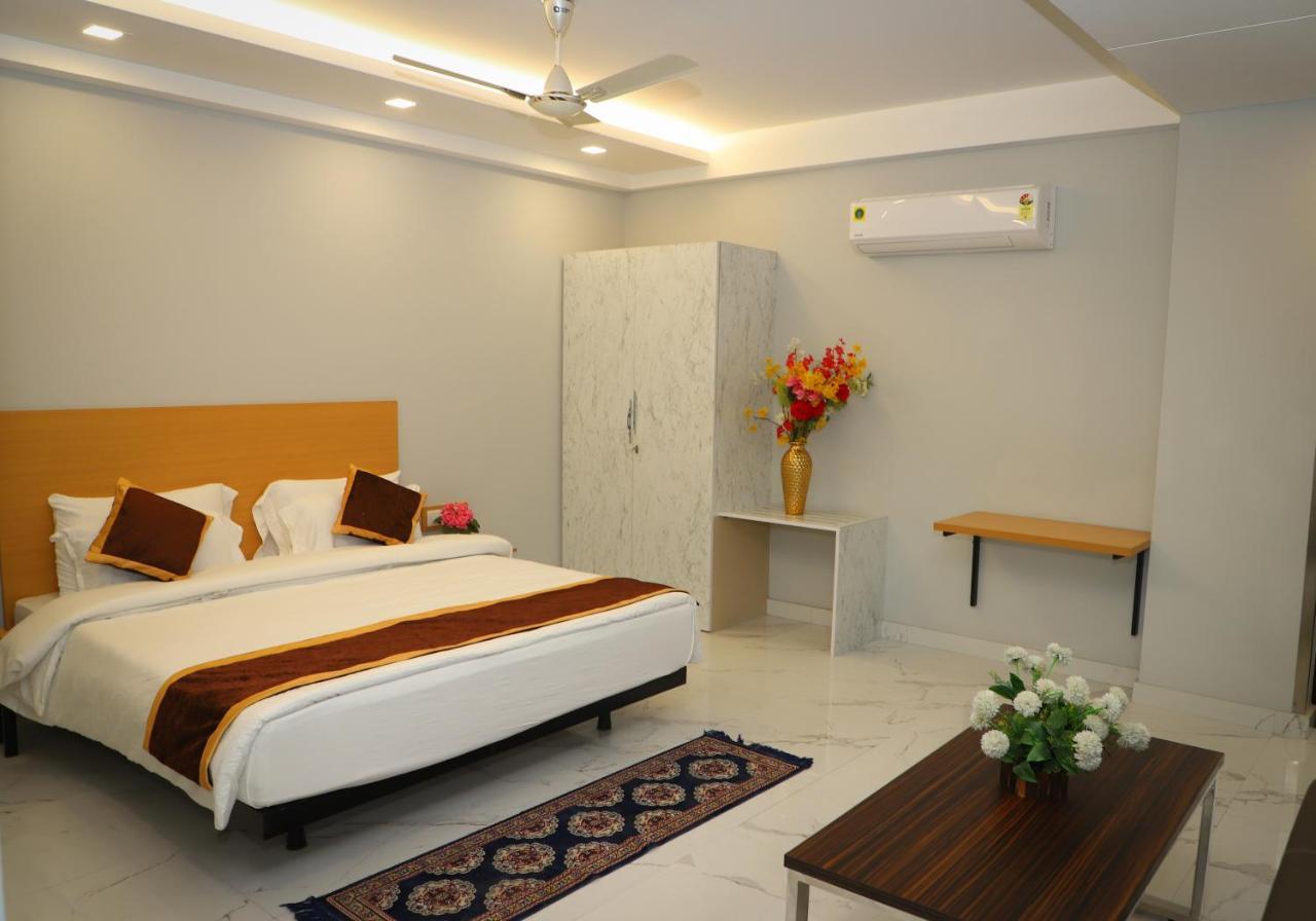 Aparthotel The Empire Villa,cyber City, *