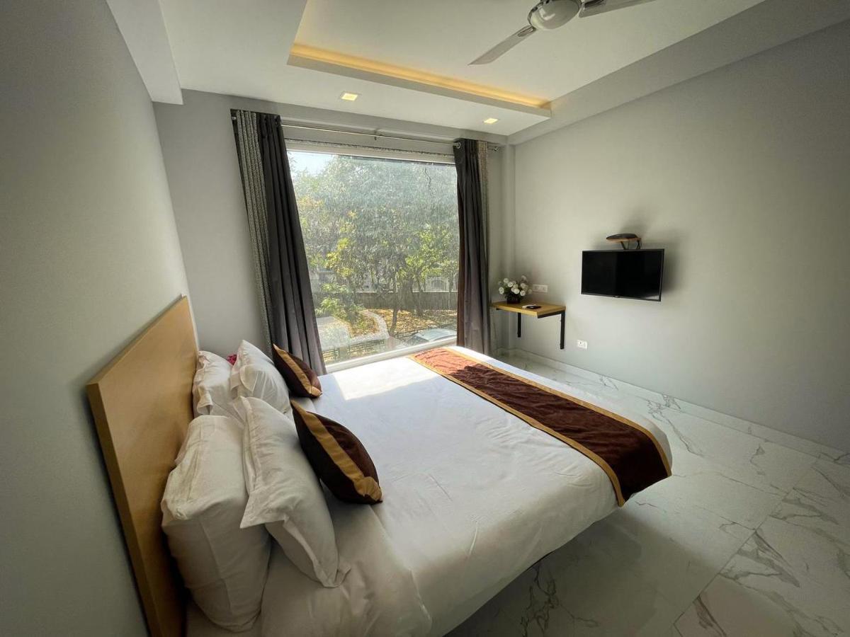 The Empire Villa,cyber City, *