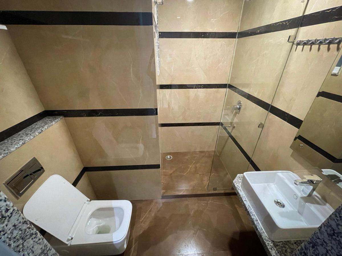 Aparthotel The Empire Villa,cyber City,