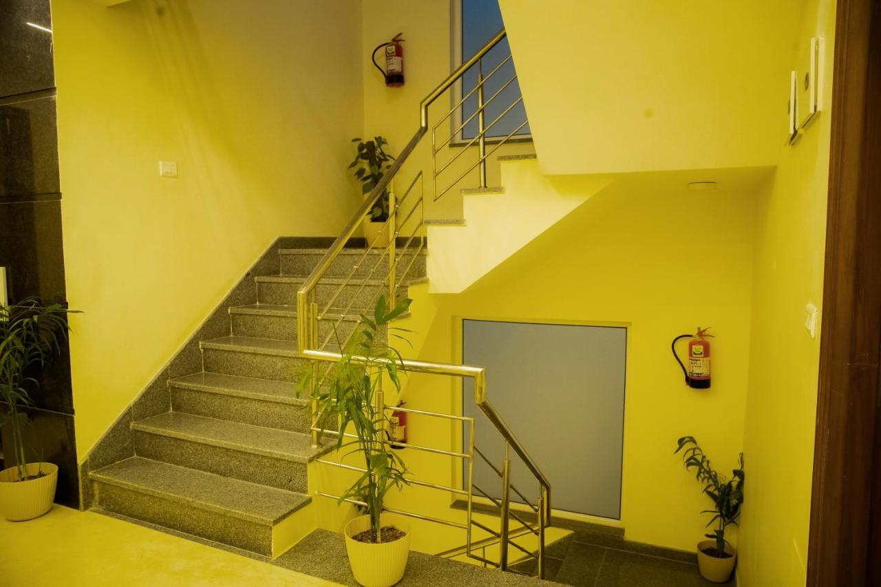 Lime Tree Luxury - Service Near Artemis Hospital ,gurgaon 3* Gurgaon