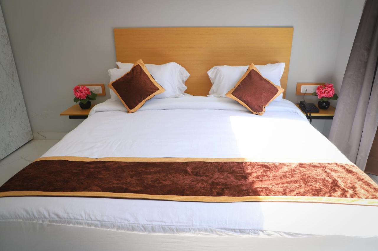 Aparthotel The Empire Villa,cyber City, *