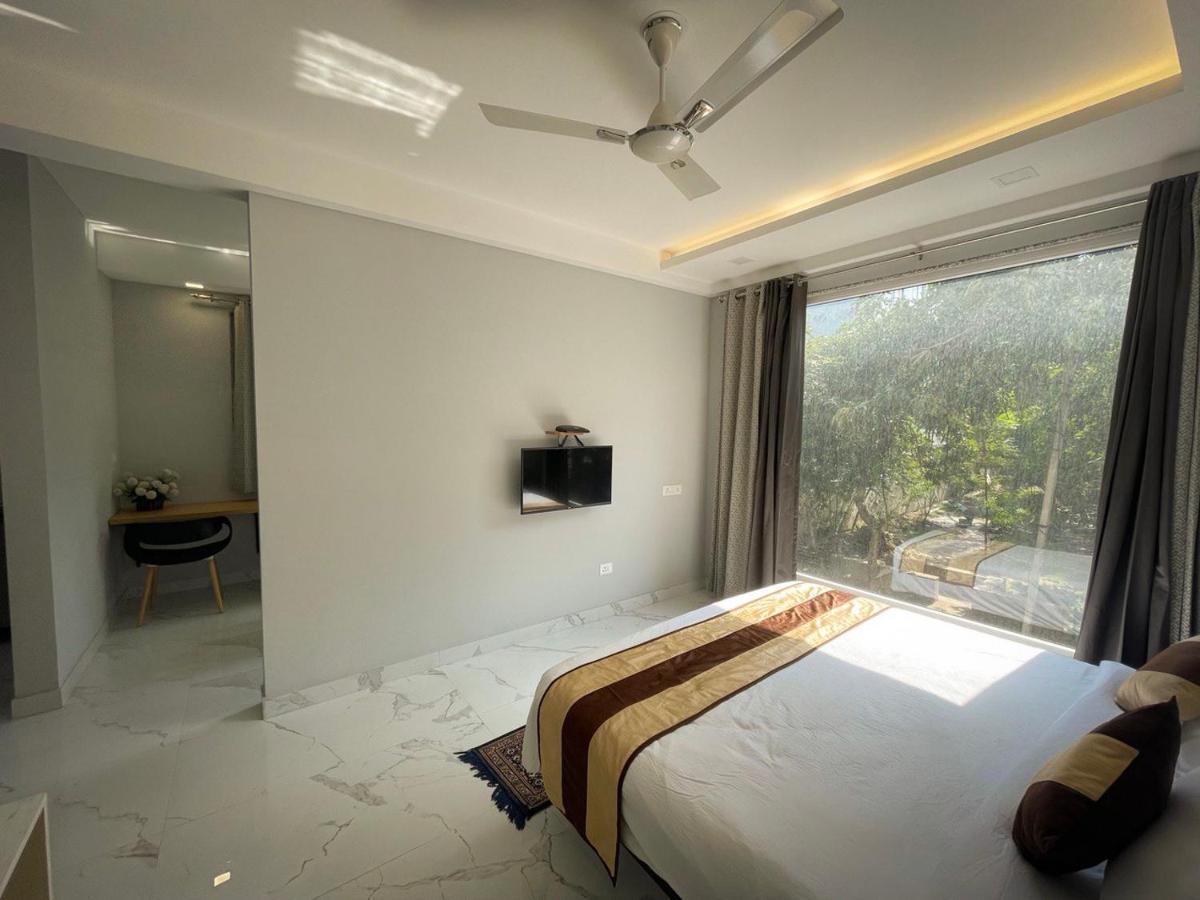 The Empire Villa,cyber City, *