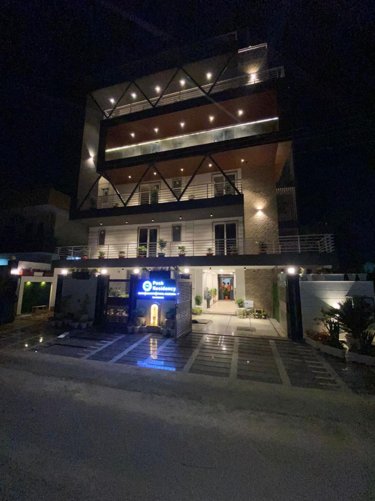 Posh Residency Huda City Center Gurgaon Hotel 4*