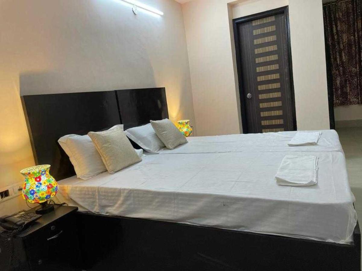 Oyo White House Tower Hotel