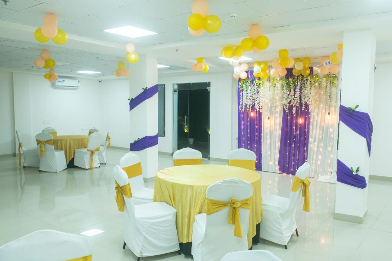 Hotel Posh Residency Huda City Center Gurgaon
