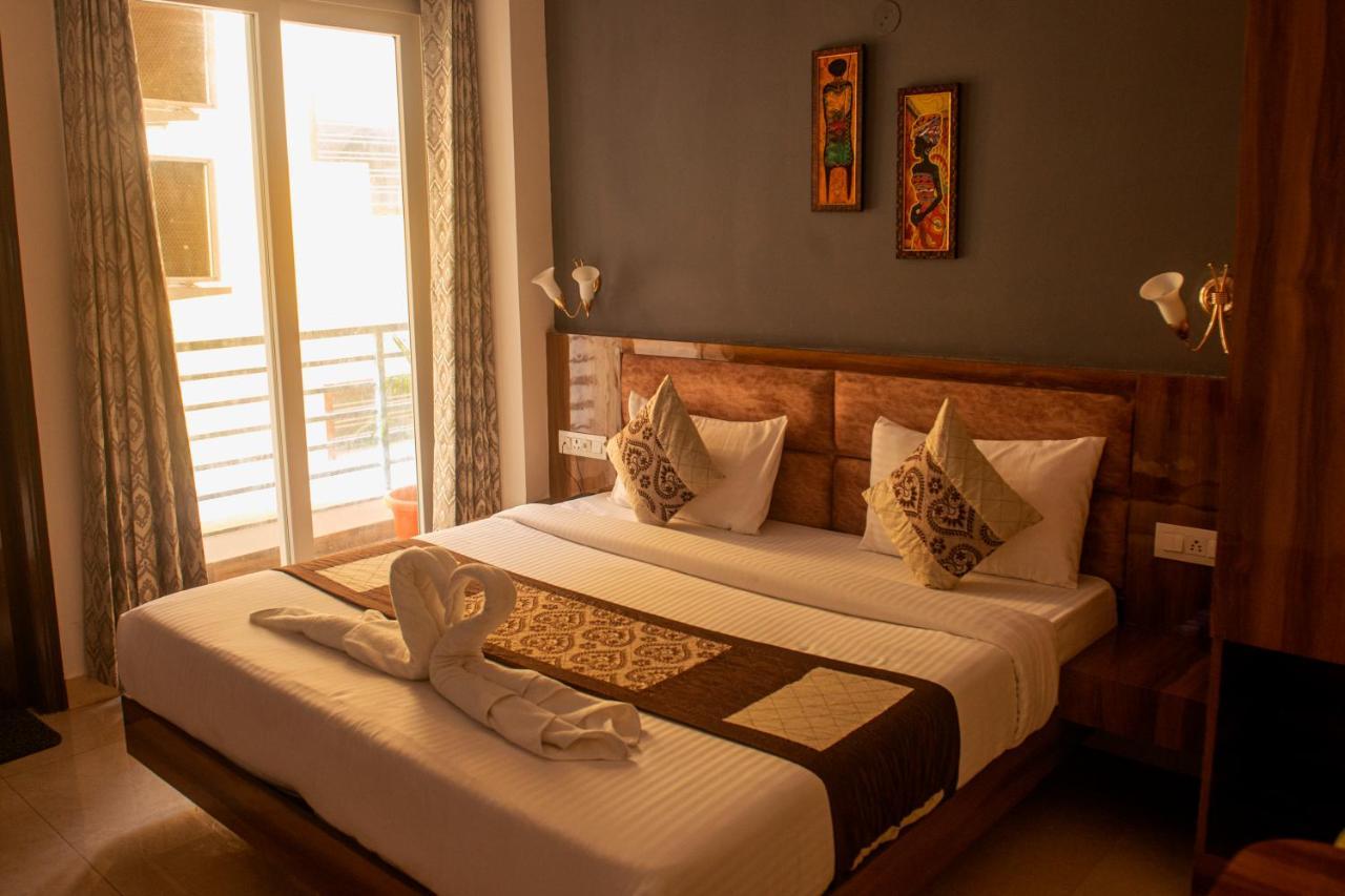 Posh Residency Huda City Center Gurgaon Hotel 4*