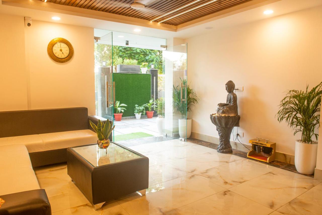 Hotel Posh Residency Huda City Center Gurgaon 4*
