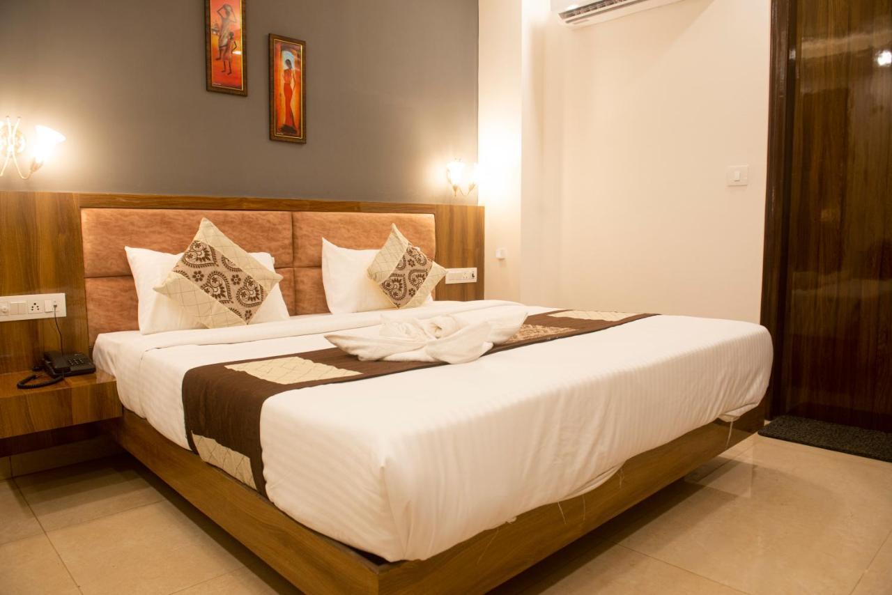 Posh Residency Huda City Center Gurgaon 4* Gurgaon