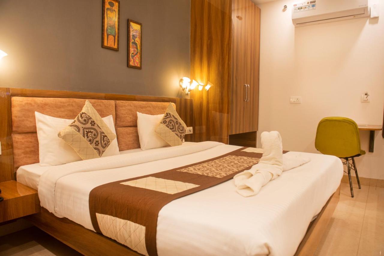 Posh Residency Huda City Center Gurgaon Hotel