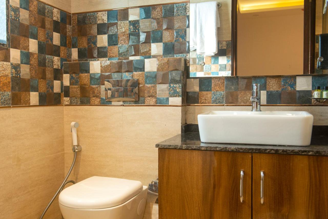 Posh Residency Huda City Center Gurgaon 4*
